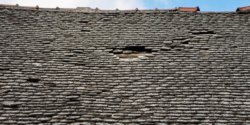 4 Ways That Wind Damage Affects Your Roof